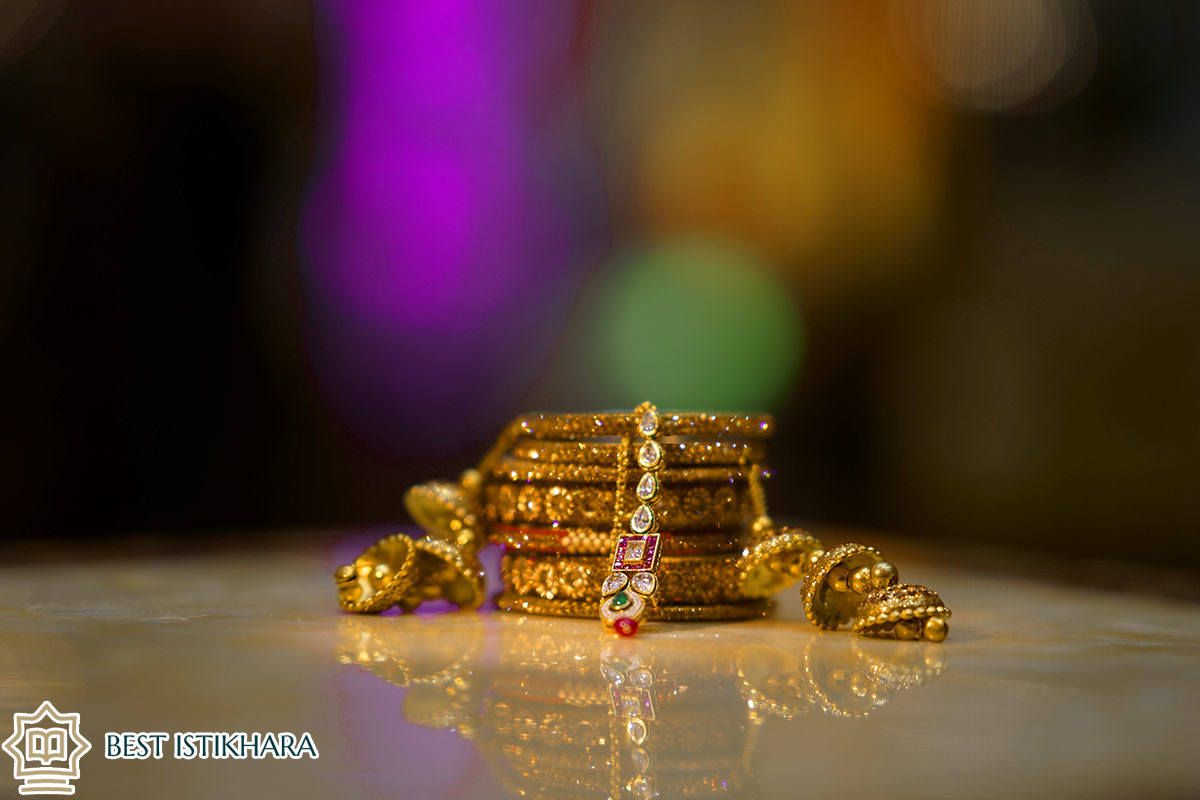What Does It Mean to Dream About Gold Bangles in Islam? | Best Istikhara